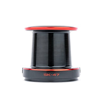 Sonik Sports SK47 - Carbon - Reserve spoel - KarperCentrale